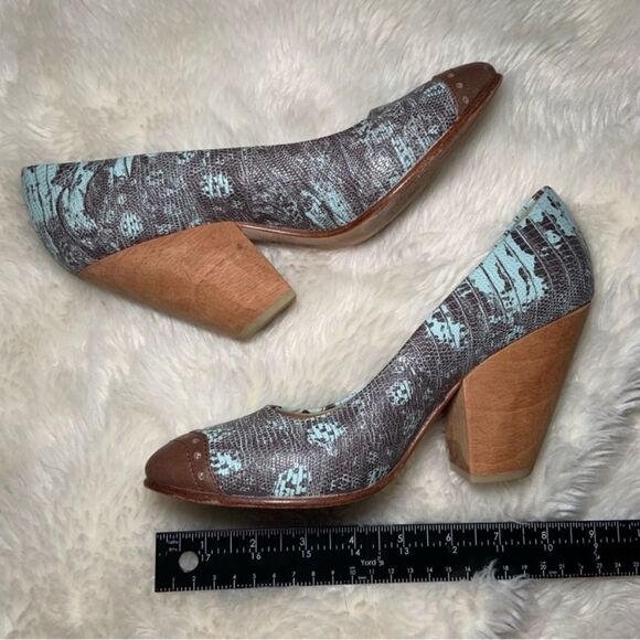 Sz 7 A Détacher Funky Blue Reptile Scale Print Wooden Kitten Heel - Picture 2 of 7
